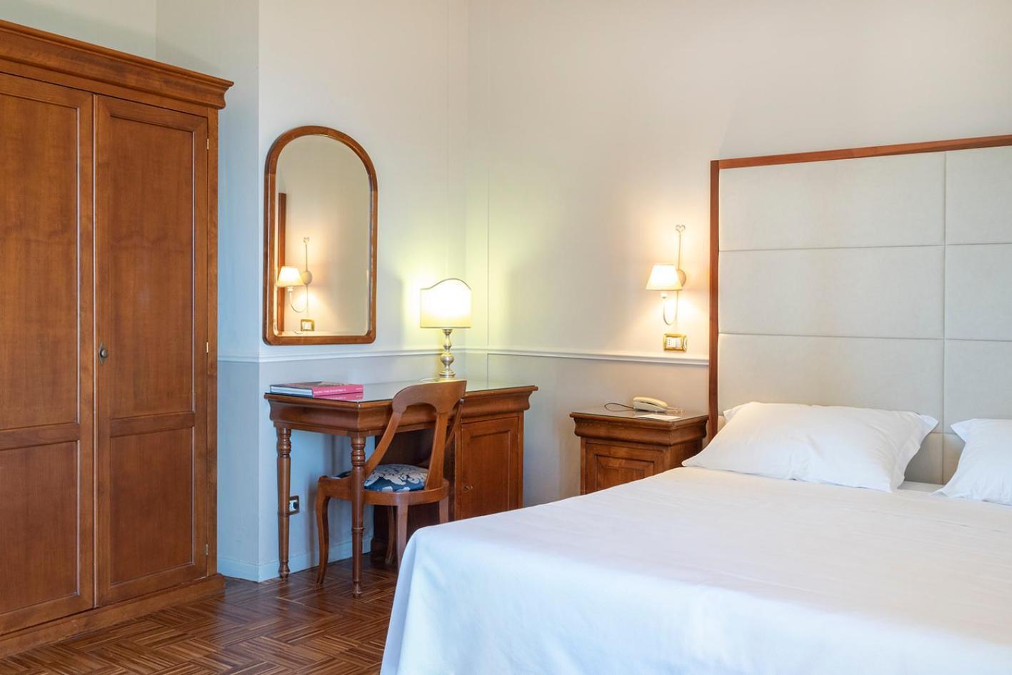 Double or Twin Room Sea View