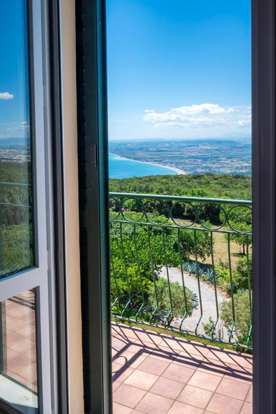 Double or Twin Room Sea View