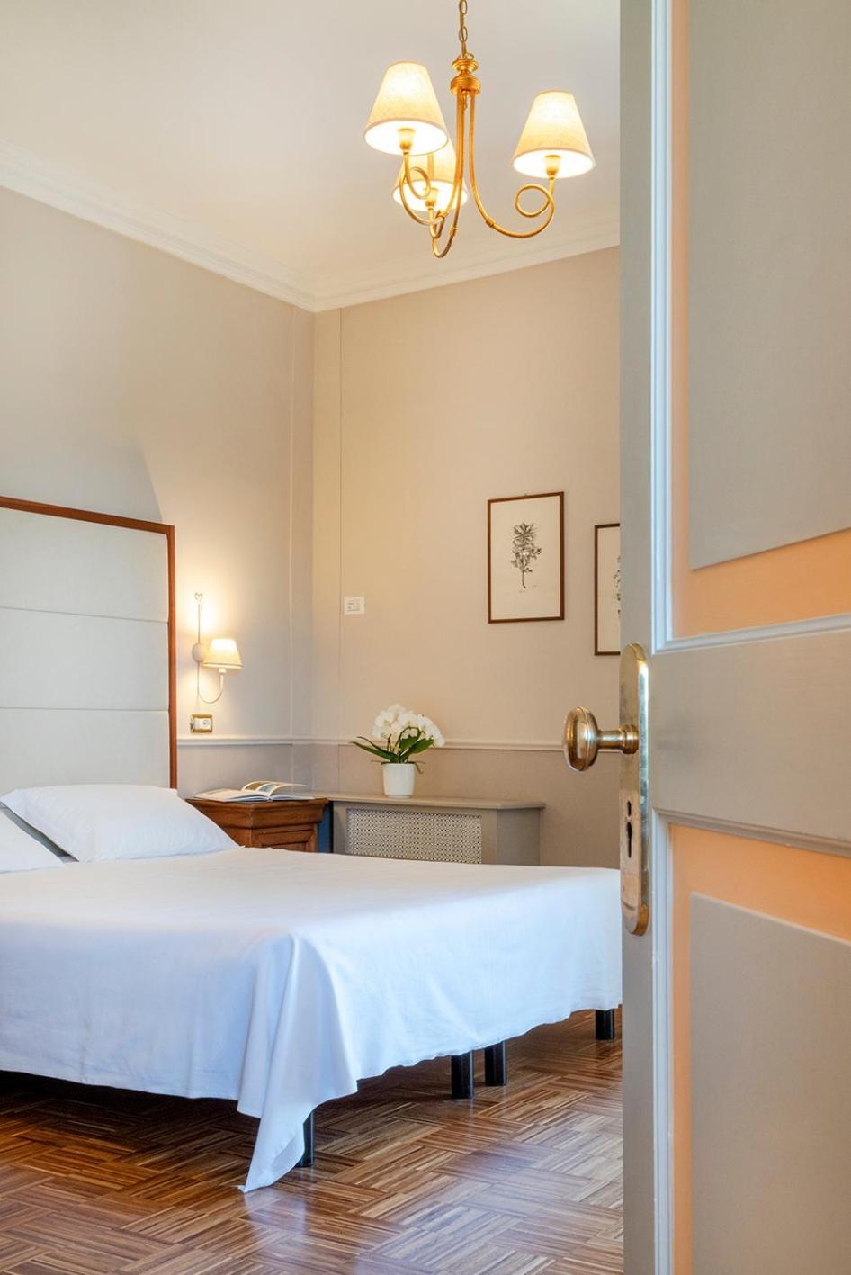 Double or Twin Room Sea View