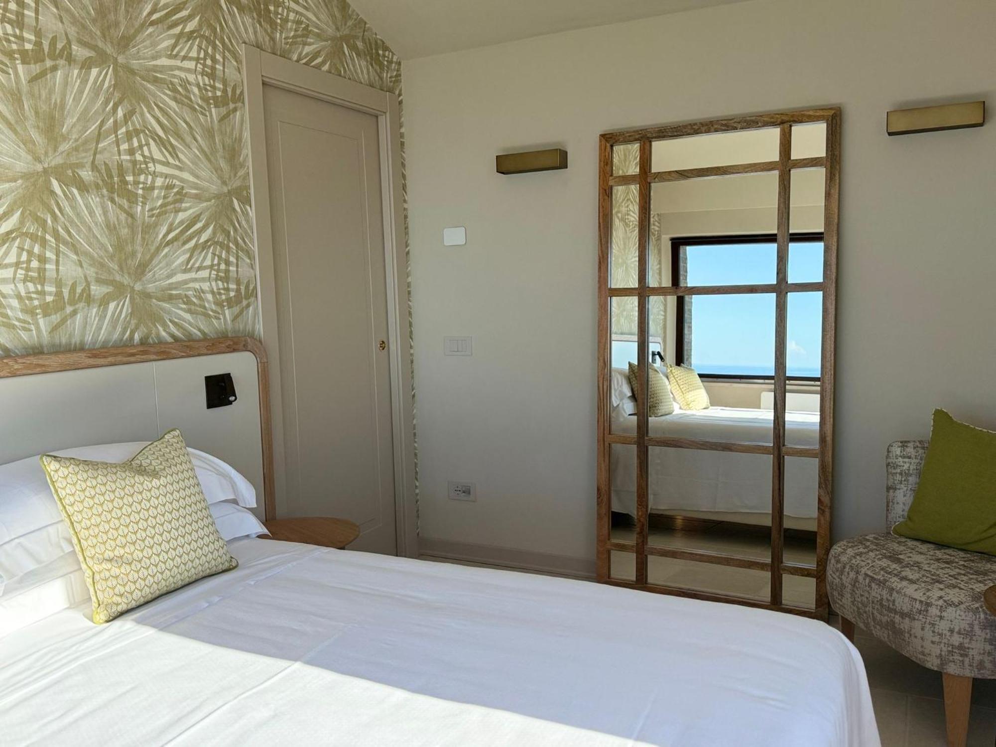Deluxe Suite Sea View